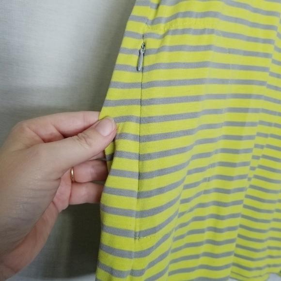 Eddie Bauer Travex‎ Long Tunic Tank Yellow Gray Racerback Zip pocket Size M - Picture 3 of 12